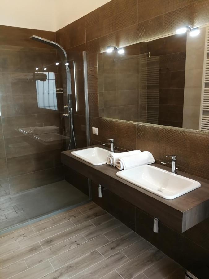 Christy Suite Elegante Appartamento Nel Centro Storico Di Анцио Екстериор снимка