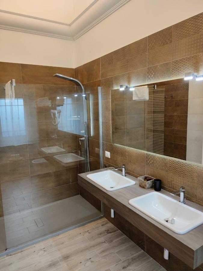 Christy Suite Elegante Appartamento Nel Centro Storico Di Анцио Екстериор снимка